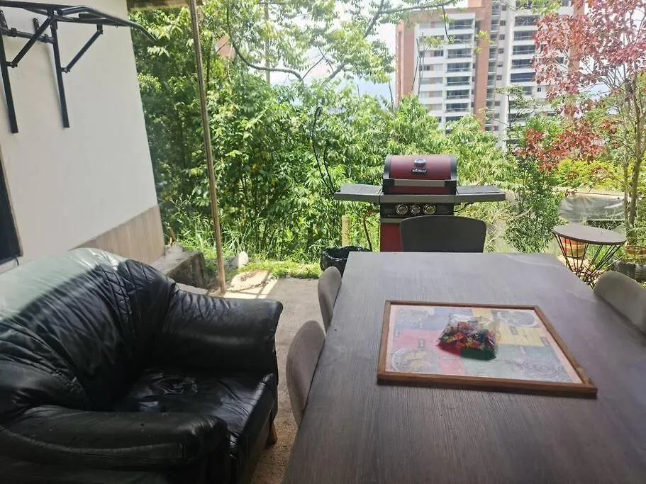 Eco-Loft Con Terraza Cerca Del Tesoro - Poblado - Medellinヴィラ